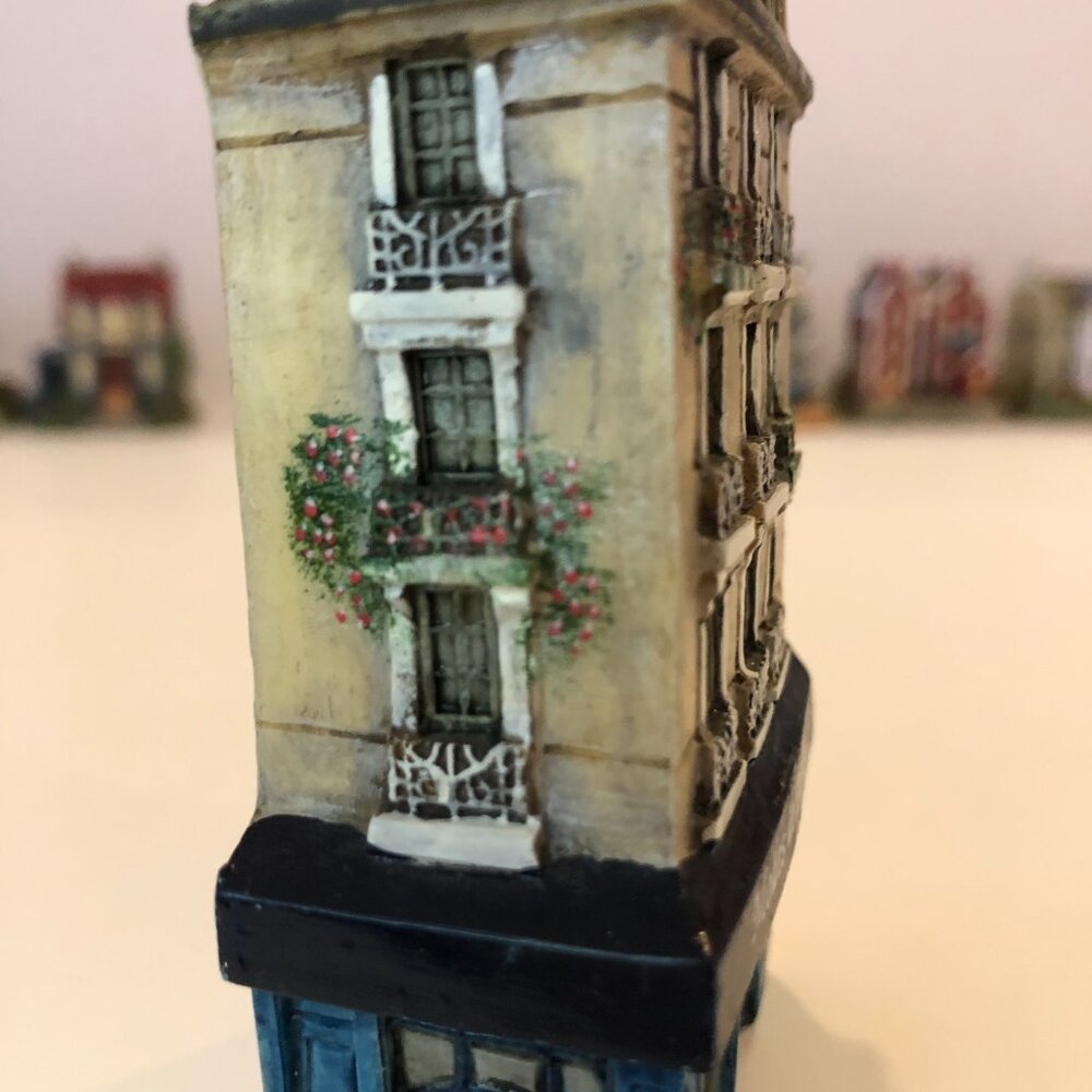 J Carlton Miniature Building Dominique Gault 210175 Modes de Paris - Picture 10 of 16